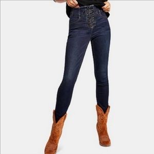 NWOT We The Free CRVY Tie String Skinny Jeans 32